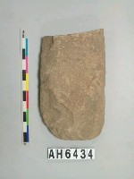 藏品(磨製石斧)的圖片